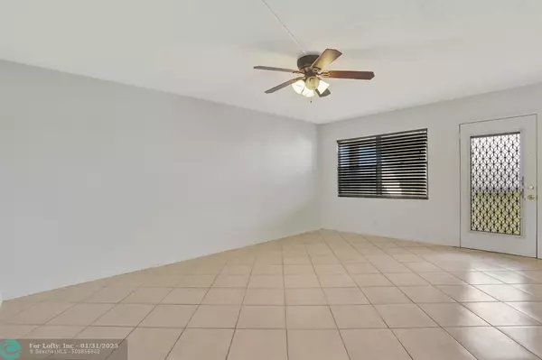 Coconut Creek, FL 33066,1805 Eleuthera Pt  #B4