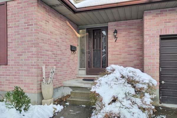 London, ON N6H 1B7,30 Forward AVE #7