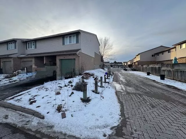 Frontenac, ON K7M 7S7,52 Coventry CRES