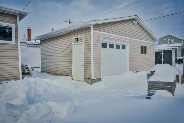 Timmins, ON P4N 2P9,213 Laidlaw ST