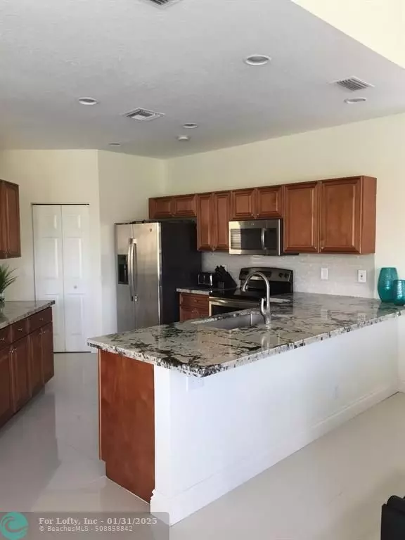 22281 Tupelo Pl, Boca Raton, FL 33428