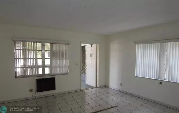 Hallandale Beach, FL 33009,181 NE 14th Ave  #14B