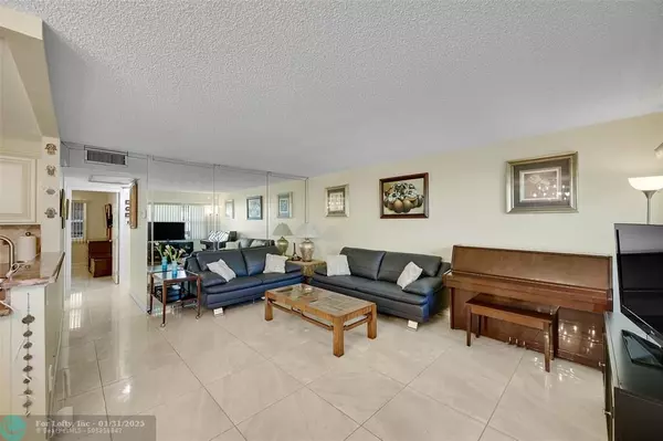 Deerfield Beach, FL 33442,360 Grantham E  #360