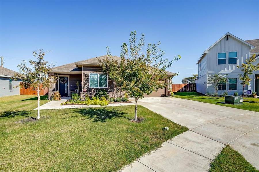 1504 Central Park Drive, Alvarado, TX 76009