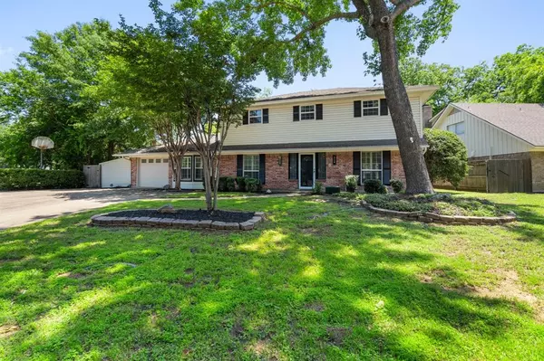 2304 Lakeside Drive, Arlington, TX 76013