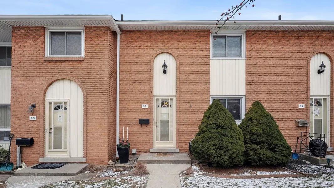 151 Gateshead CRES #98, Hamilton, ON L8G 3W1