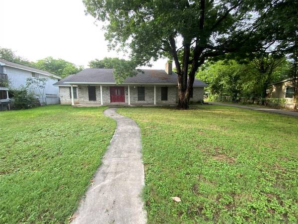 512 W State Street, Alvord, TX 76225