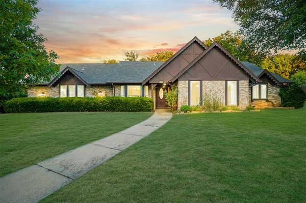 Fort Worth, TX 76179,8804 Crosswind Drive