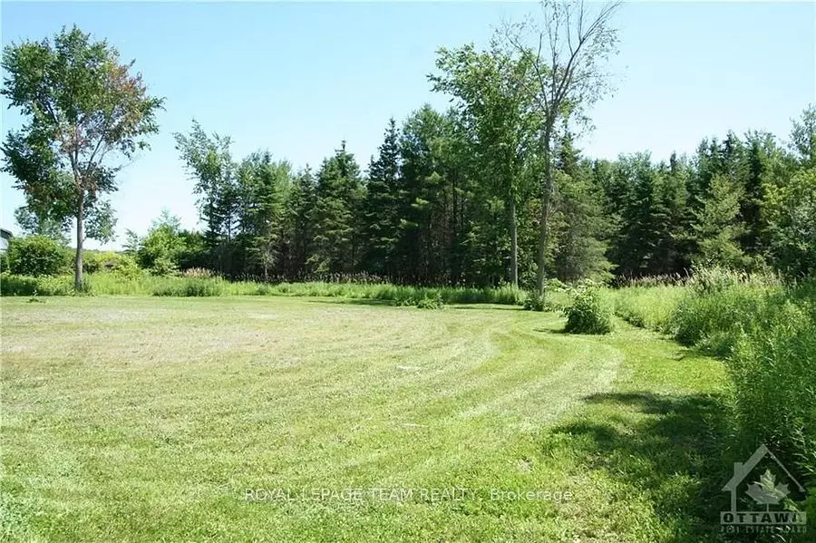 11 COUNTY RD W, South Dundas, ON K0C 1H0