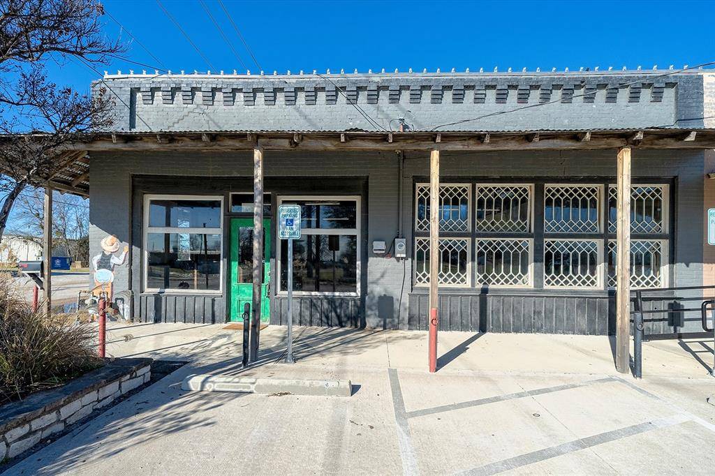 201 Gene Autry Drive, Tioga, TX 76271