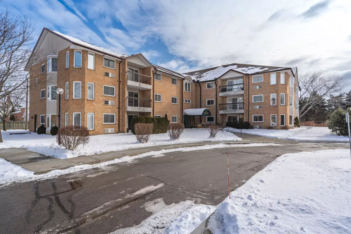 Quinte West, ON K8V 5Y8,56 TRIPP BLVD #304