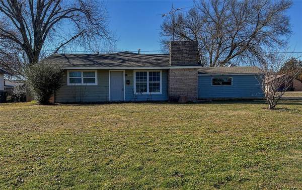 2002 S 20th Street, Chickasha, OK 73018