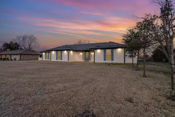 Lavon, TX 75166,425 Wolf Run Court