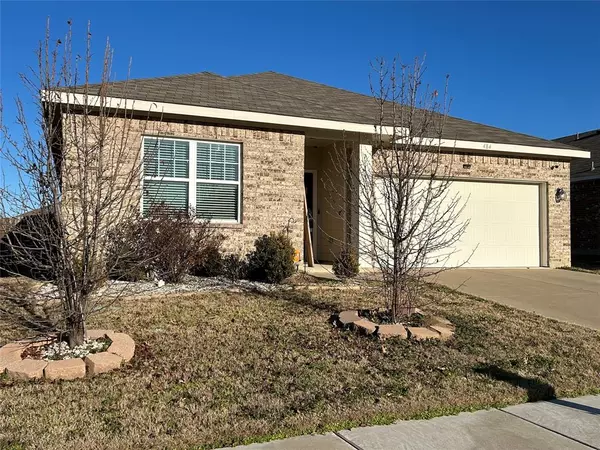 484 Bank Way, Crowley, TX 76036