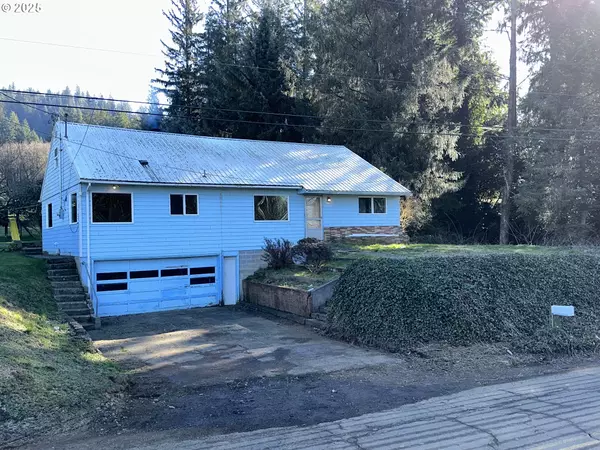 10055 FAIRVIEW RD, Tillamook, OR 97141