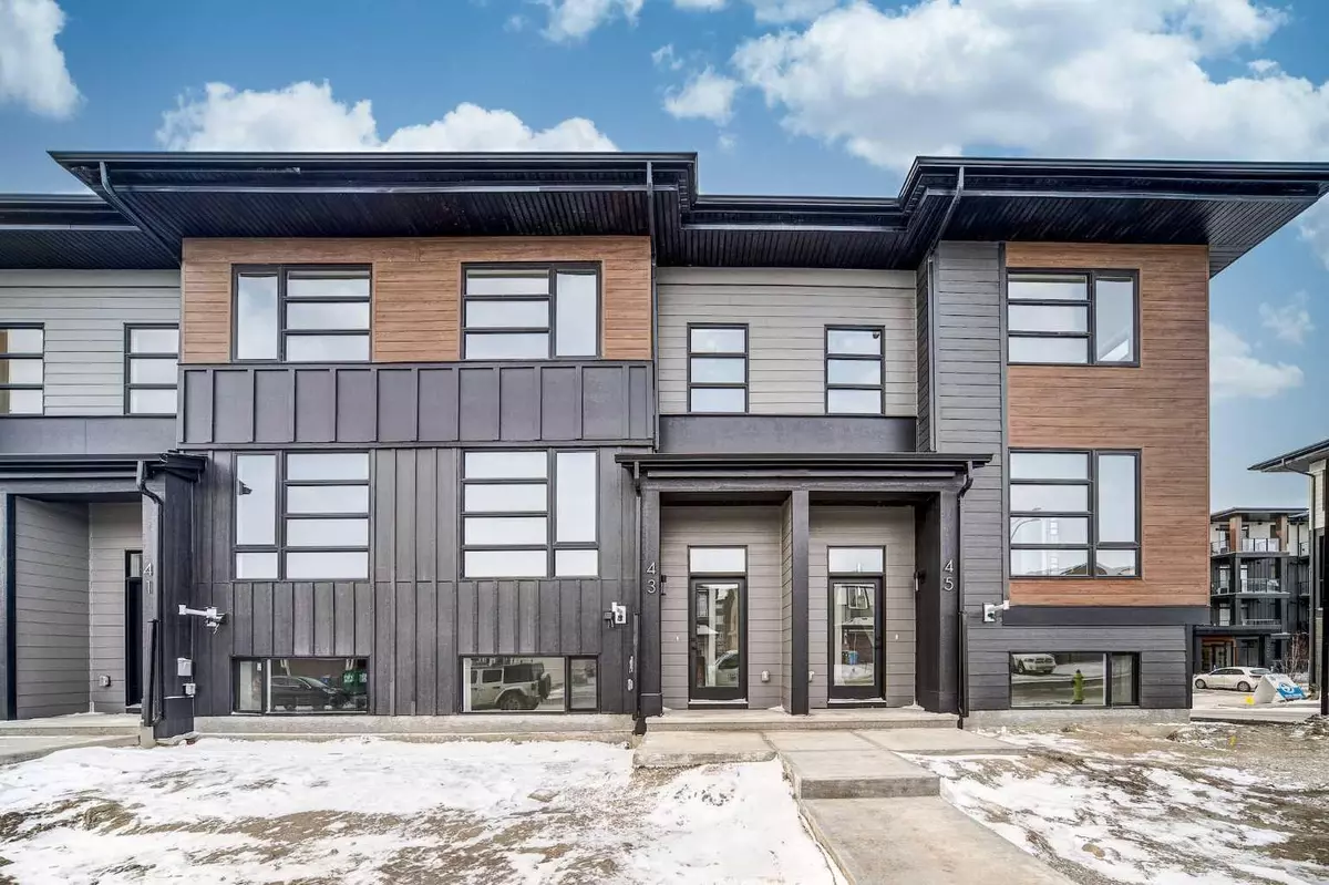 Calgary, AB T4B3P5,43 Lucas WAY Northwest