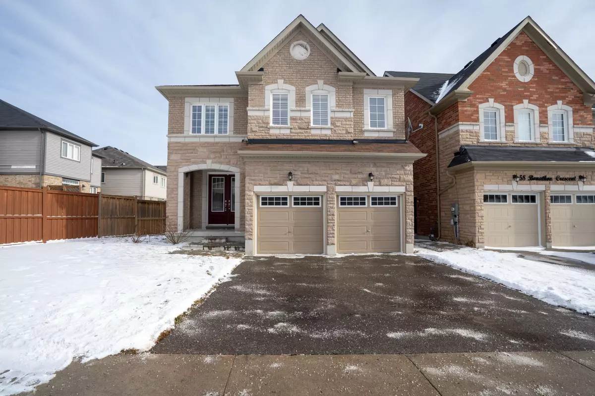 Clarington, ON L1C 5B9,56 Bonathon CRES