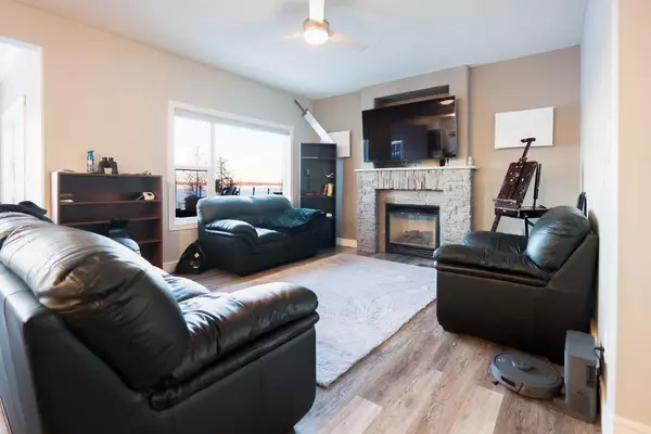 Grande Prairie, AB T8X0H4,11801 86A ST