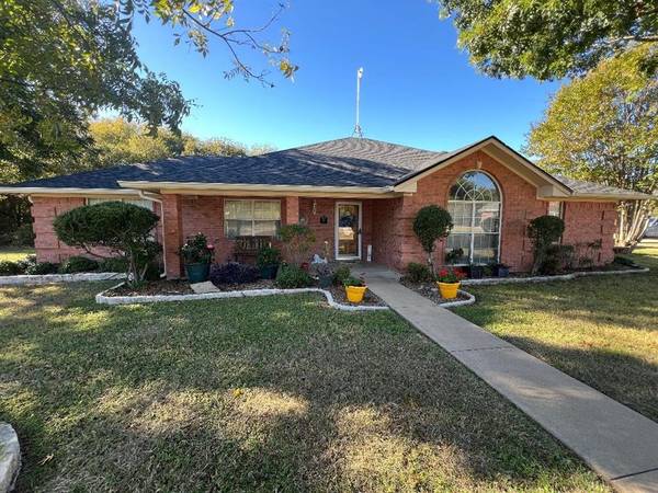 30014 Greenhill Drive, Whitney, TX 76692