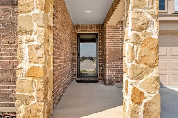 Haslet, TX 76052,940 Paso Fino Drive