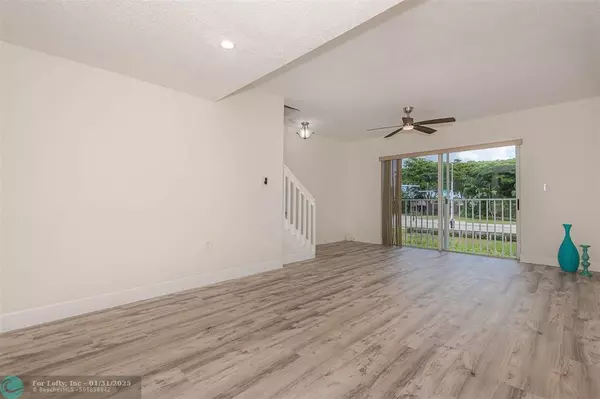 Weston, FL 33326,126 RIVIERA CIR  #126