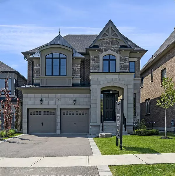 9 Sophies CT, Vaughan, ON L4L 1A6