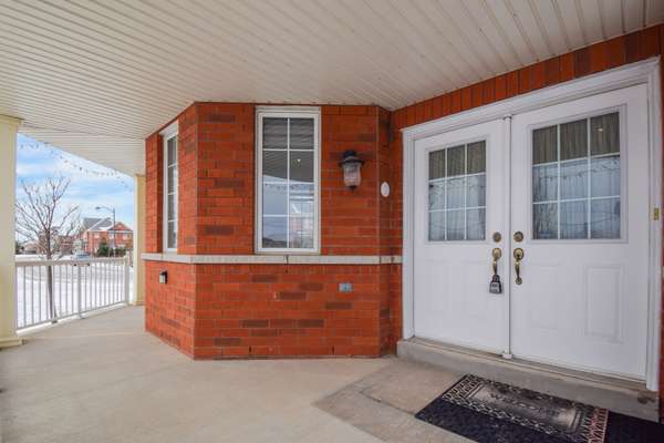 Milton, ON L9T 8A8,515 Nairn CIR