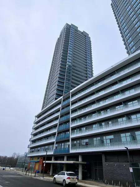 30 Upper Mall WAY #311A, Vaughan, ON L4J 0L7