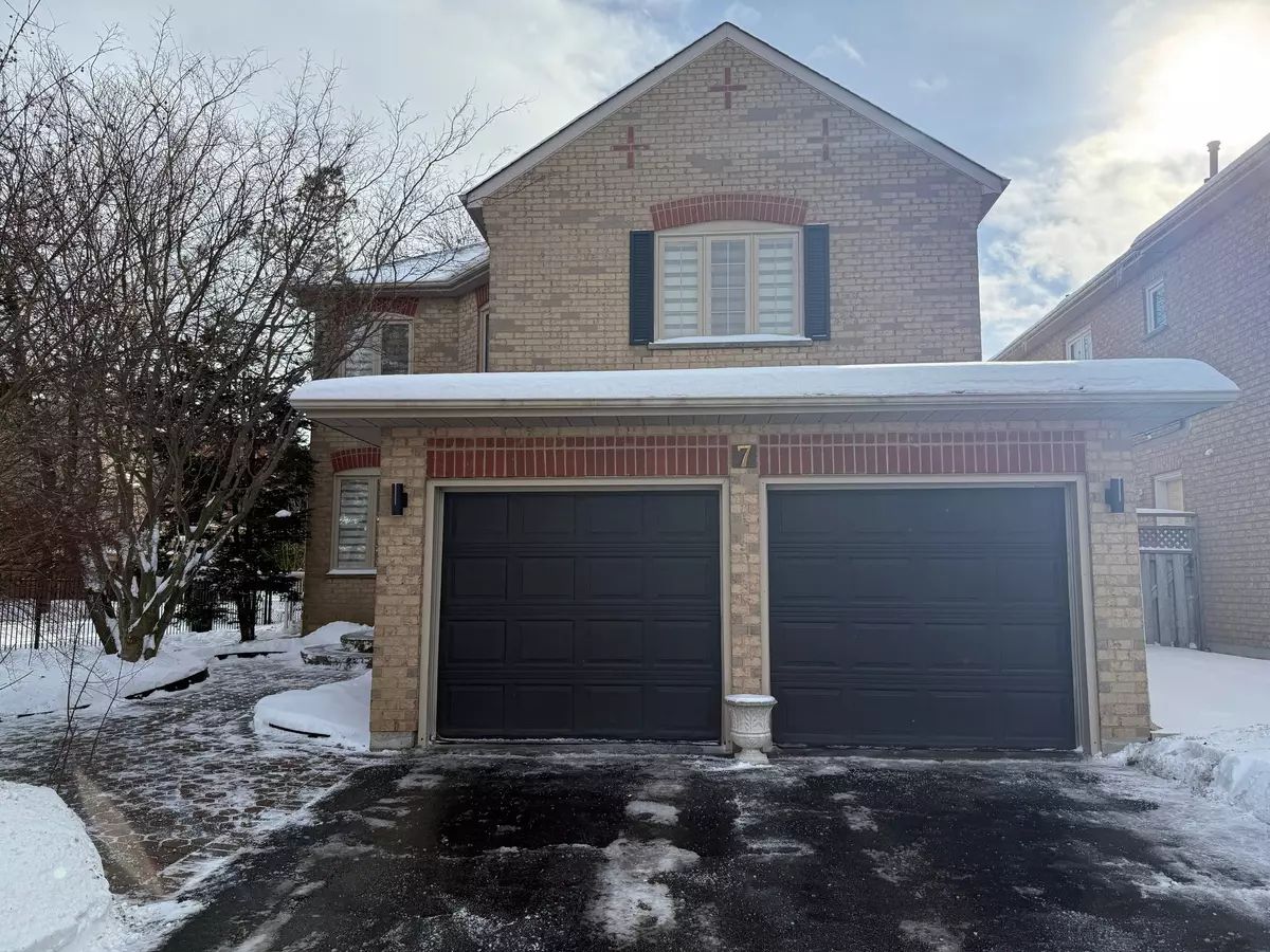 Aurora, ON L4G 6P4,7 Charing CRES