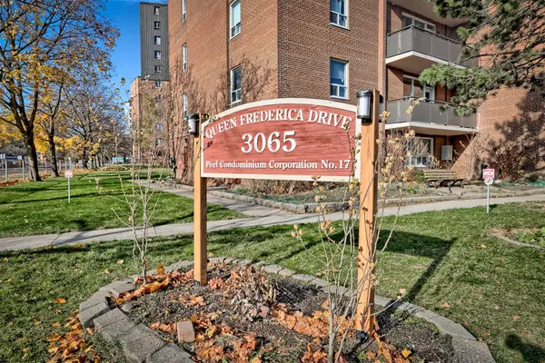 Mississauga, ON L4Y 3A3,3065 Queen Frederica DR #707