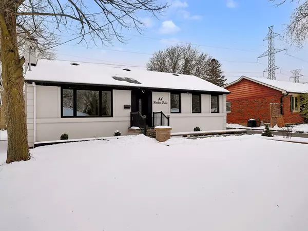 11 Kenton DR, Toronto C07, ON M2R 2H6