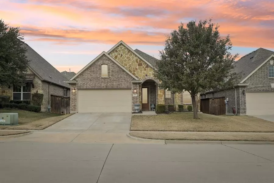 808 Spring Falls Drive, Mckinney, TX 75071