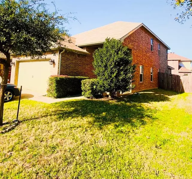 5813 Maui Drive, Fort Worth, TX 76119