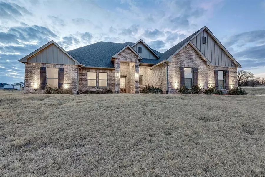 5025 Cottontail Court, Springtown, TX 76082