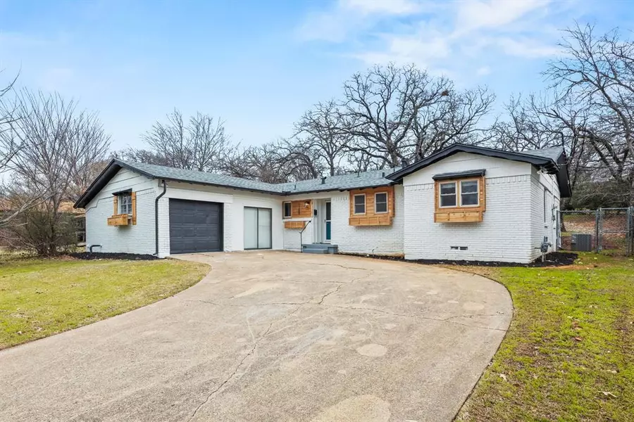 1309 Ravenwood Drive, Arlington, TX 76013