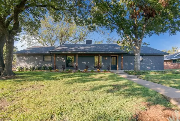 1124 Woodland West Drive, Woodway, TX 76712