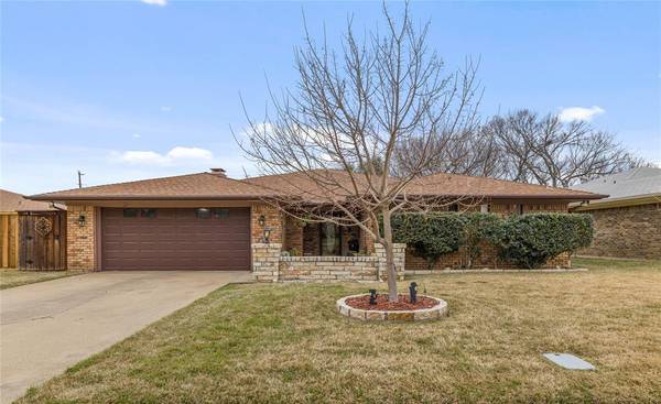 905 Apple Tree Court, Irving, TX 75061