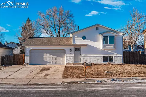 1074 Jet Wing DR, Colorado Springs, CO 80916