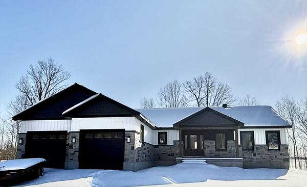 122 Bandys RD, Mcnab/braeside, ON K7S 3G8