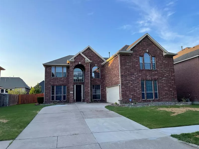 2328 Comanche Trail, Grand Prairie, TX 75052