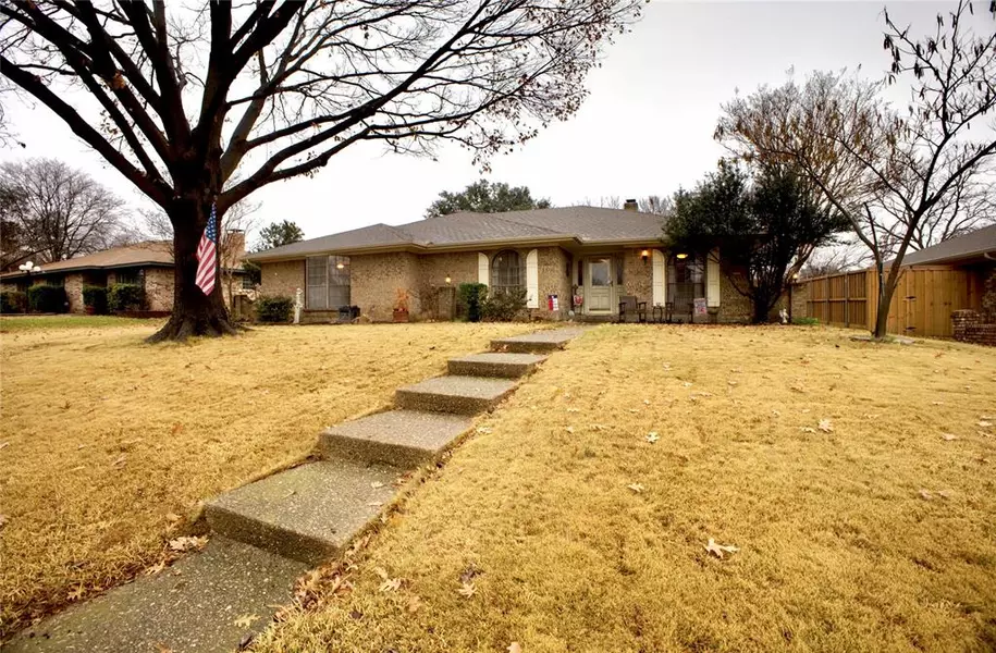 1532 Chisolm Trail, Lewisville, TX 75077