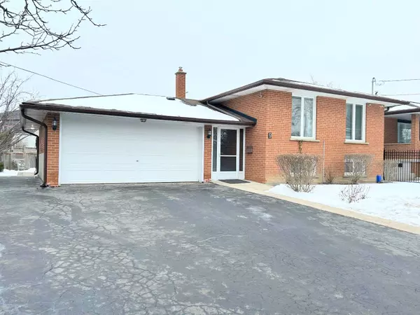 9 Sledman ST, Mississauga, ON L4T 1K4