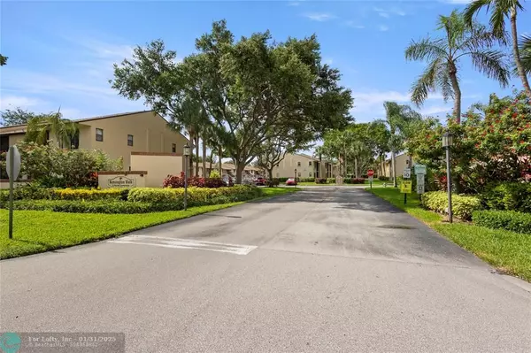 Boca Raton, FL 33433,6585 Somerset Dr  #203