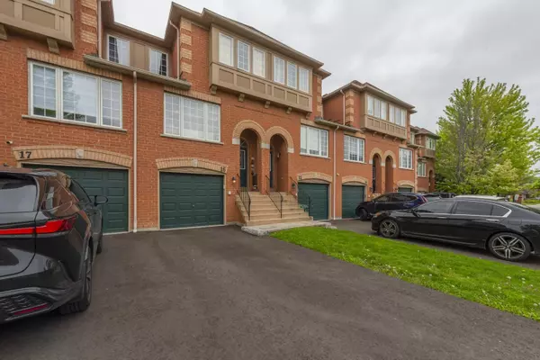 3020 Cedarglen Gate S #16, Peel, ON L5C 4S7