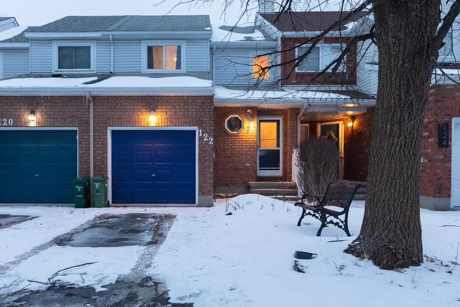 122 Markland CRES, Barrhaven, ON K2G 5Z7