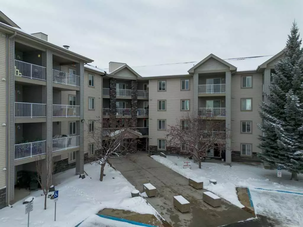 Red Deer, AB T4R 3E9,60 Lawford AVE #411