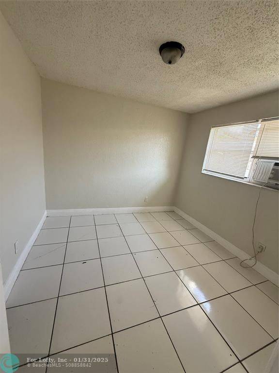 Dania Beach, FL 33004,724 SW 7th St  #3