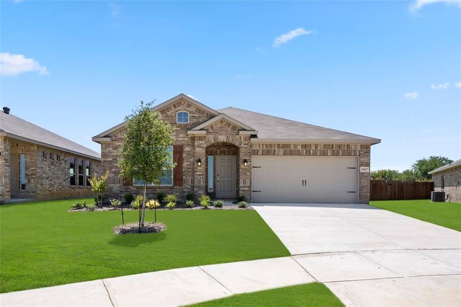 1917 Seminole Dr, Cleburne, TX 76033