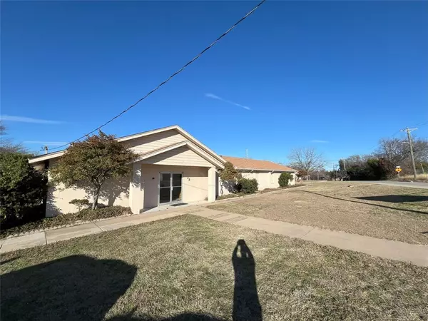 Weatherford, TX 76086,1220 W Spring Street