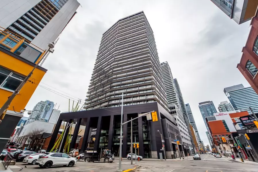 125 Peter ST #2212, Toronto C01, ON M5V 2G9